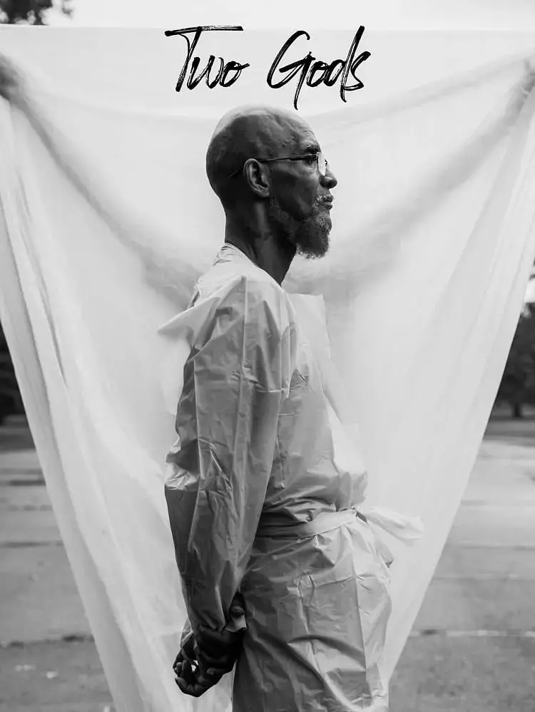 《两个神》：一场信仰与救赎的挣扎，直击人性深处的选择与希望！